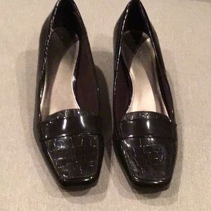Women’s brown patent leather shoes, never worn